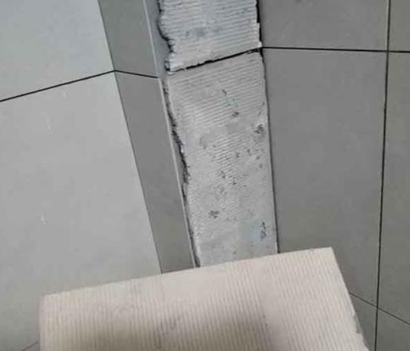勐腊瓷砖空鼓维修公司分享下厨房瓷砖脱落的补救措施。